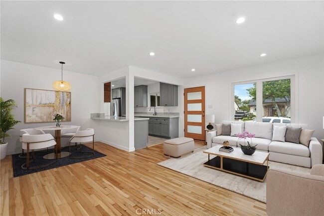 Photo - 14900 Doty Ave