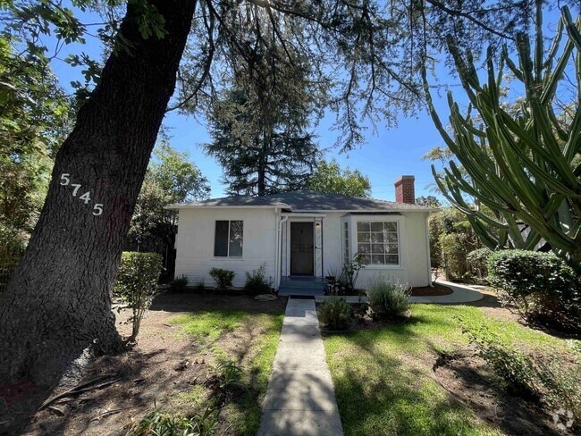 Building Photo - LOVELY SHERMAN OAKS HOME!