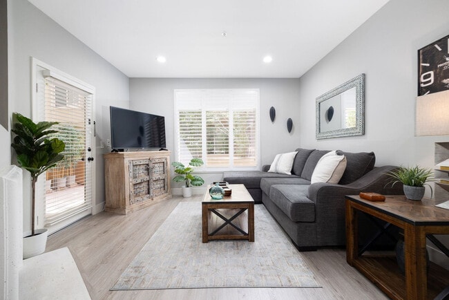 Photo - 2419 Fifth Ave Unit ID1335156P