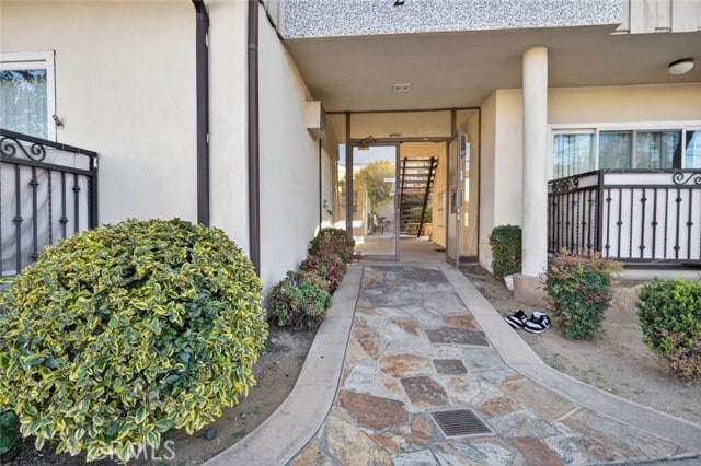 Photo - 232 N Verdugo Rd Unit 2