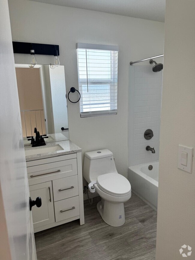 Building Photo - 1243 W 164th St Unit D Rental