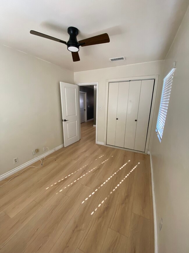 Building Photo - 10262 S Van Ness Ave Unit 10262