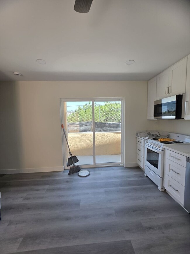 Photo - 6328-6332 Cleo Street Unit 6330