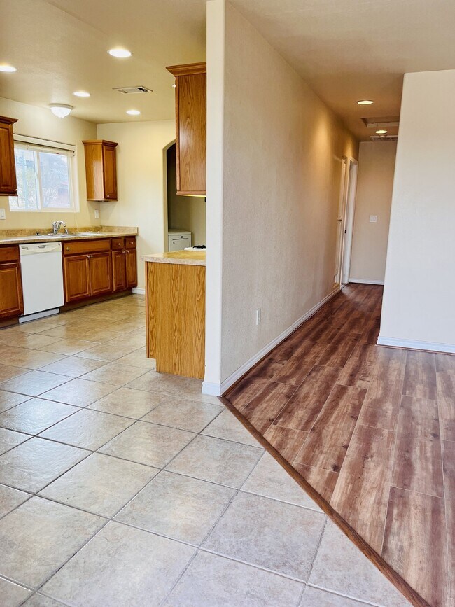 Photo - 2 Bd, 2 ba Home in Friendly Hills Unit B