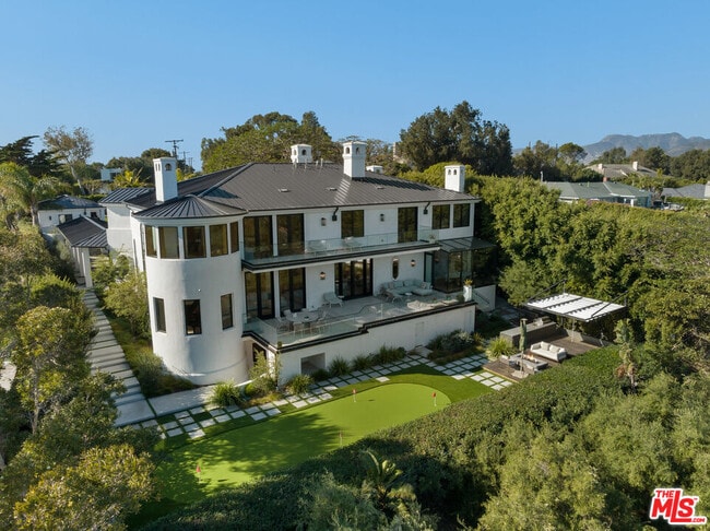 Photo - 7052 Dume Dr