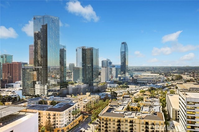 Building Photo - 1100 Wilshire Blvd Unit 3309