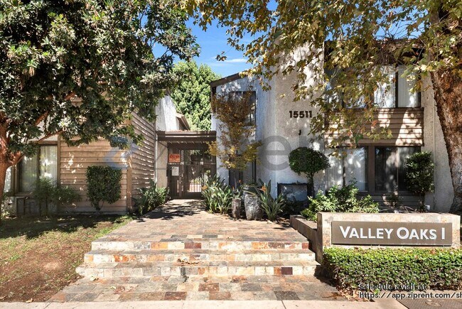 Building Photo - 15511 Sherman Way