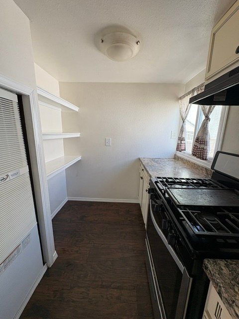 Photo - 435 E Gardena Blvd