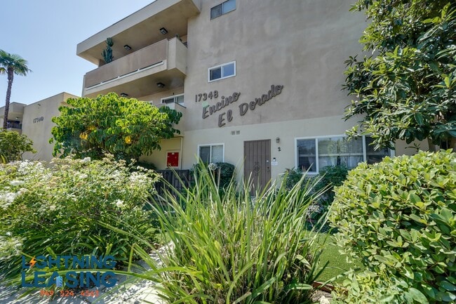 Photo - 17346 Burbank Blvd Condo Unit 18C