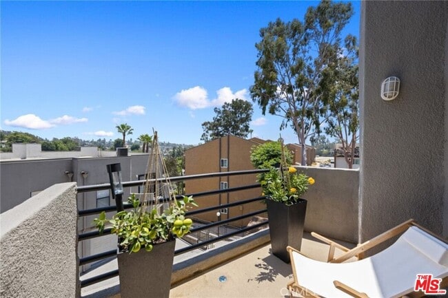 Photo - 1858 N Alvarado St
