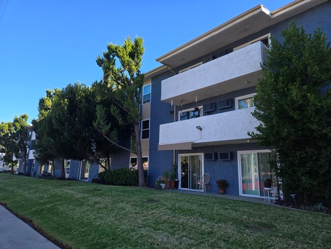 Photo - Reflections at Sepulveda