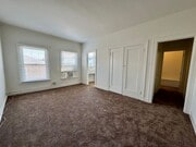 Photo - Spacious and bright Large Studio Centrally... Unit Normandie 1851  20 ACTIVE