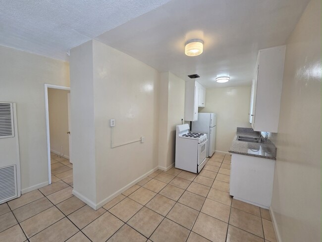 Photo - 437 Walnut Ave Unit 5