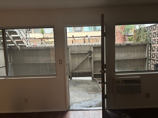 Photo - 12415 Archwood St Unit 4