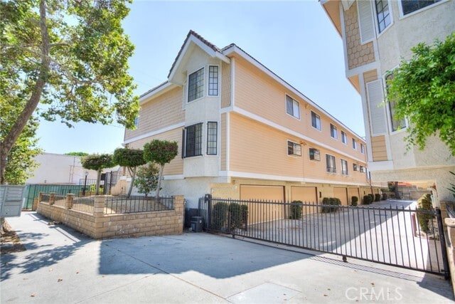 Photo - 111 N Moore Ave Townhome