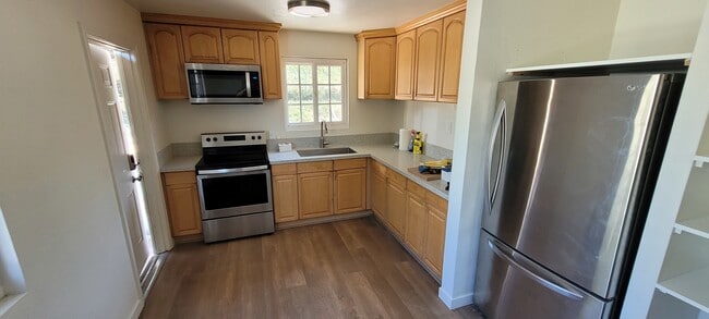 Building Photo - 2103 Drescher St Rental