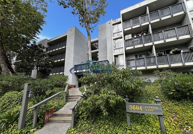 Building Photo - Beautiful Upstairs 1 Bedroom 1 Bath Condo