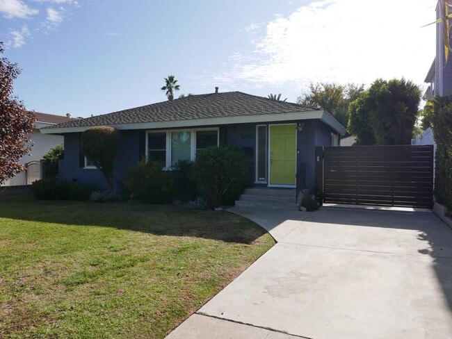 Front of House - 16740 Morrison St House