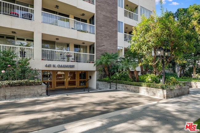 Building Photo - 441 N Oakhurst Dr Unit 203