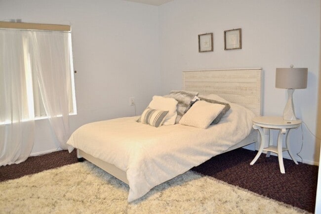 Photo - 721 W 32nd St