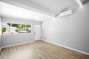 Photo - 13840 Community St