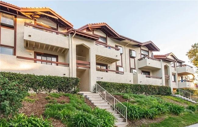 Photo - 18028 Saratoga Way Unit 557