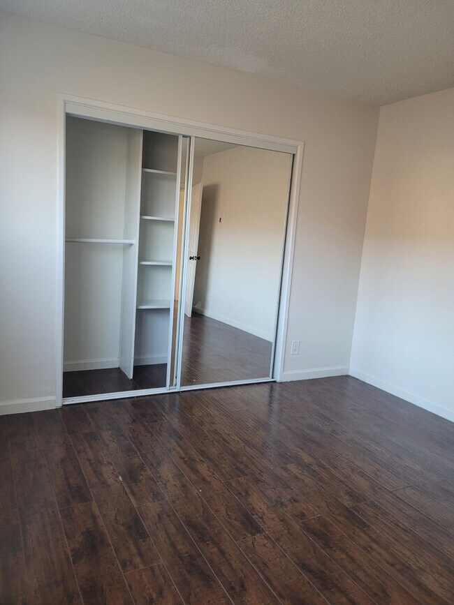 Photo - 1465 W 25th St Unit 5