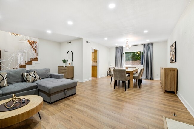 Photo - 5400 Nagle Ave