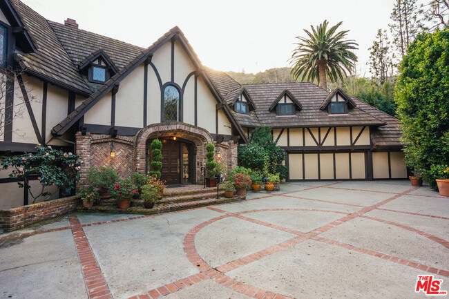 Photo - 1509 Stone Canyon Rd