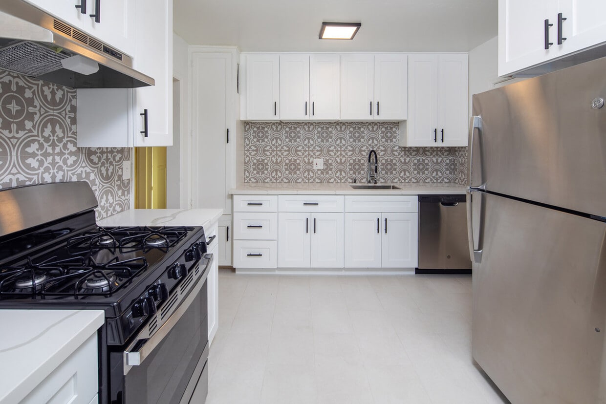 2 Bedroom Floorplan at Las Palmas - 2x1bR
