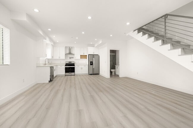 Photo - 917 N Beaudry Ave