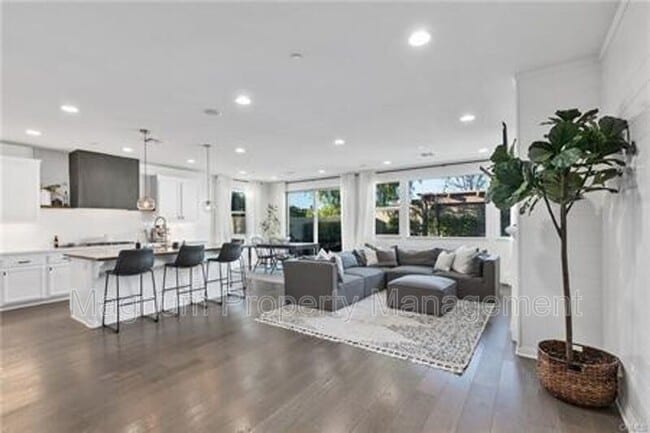 Photo - 31650 Sweetwater Cir