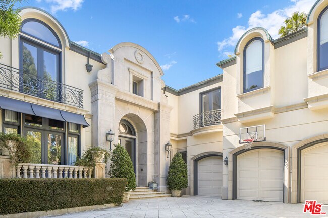 Photo - 3352 Clerendon Rd