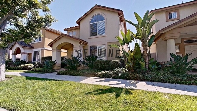 Spacious 3Bd 2.5Ba Home w/Den - Spacious 3Bd 2.5Ba Home w/Den
