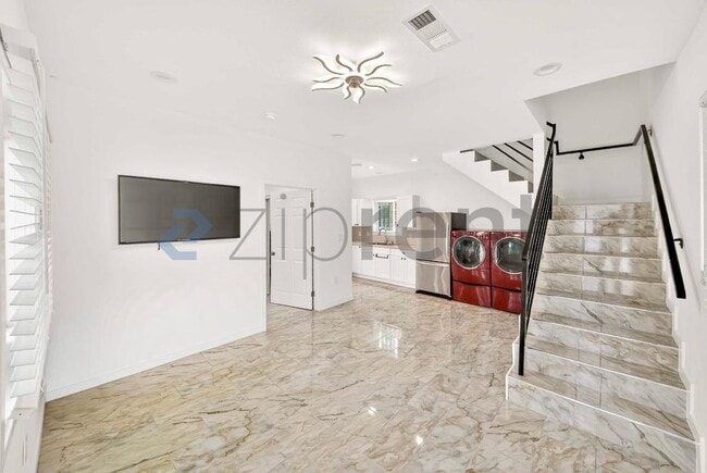 Photo - 17426 Elkwood St