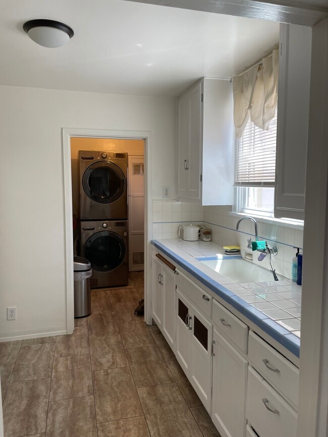 kitchen to utility - 4080 Veselich Ave