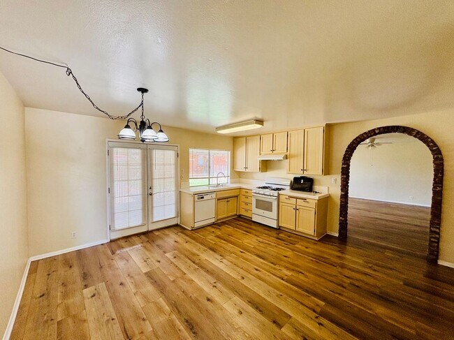 Photo - 44101 Rodin Ave