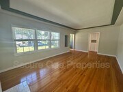 Photo - 340 W Spazier Ave