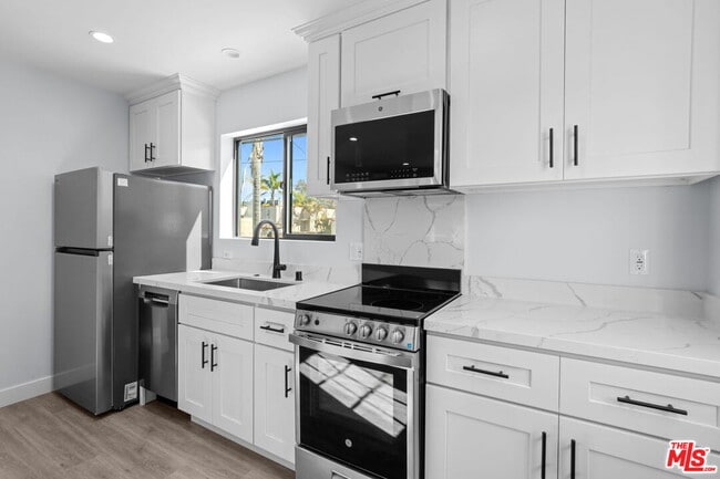 Photo - 1518 1/2 Stearns Dr