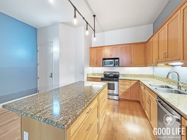 Photo - Charming 1BA Studio in Bankers Hill Including a W/D, Private Balcony, & Reserved Parking Space!