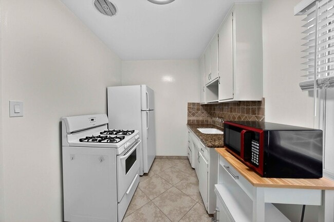 Photo - 75 Glendora Ave Unit 75 Glendora 3