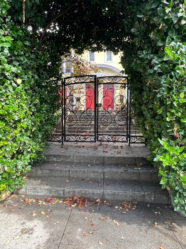 Gate entrance - 502 1/2 N Heliotrope Dr Unit 502.5