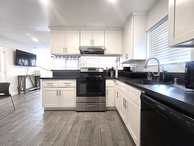 Photo - 123 E Bennett Ave Unit A