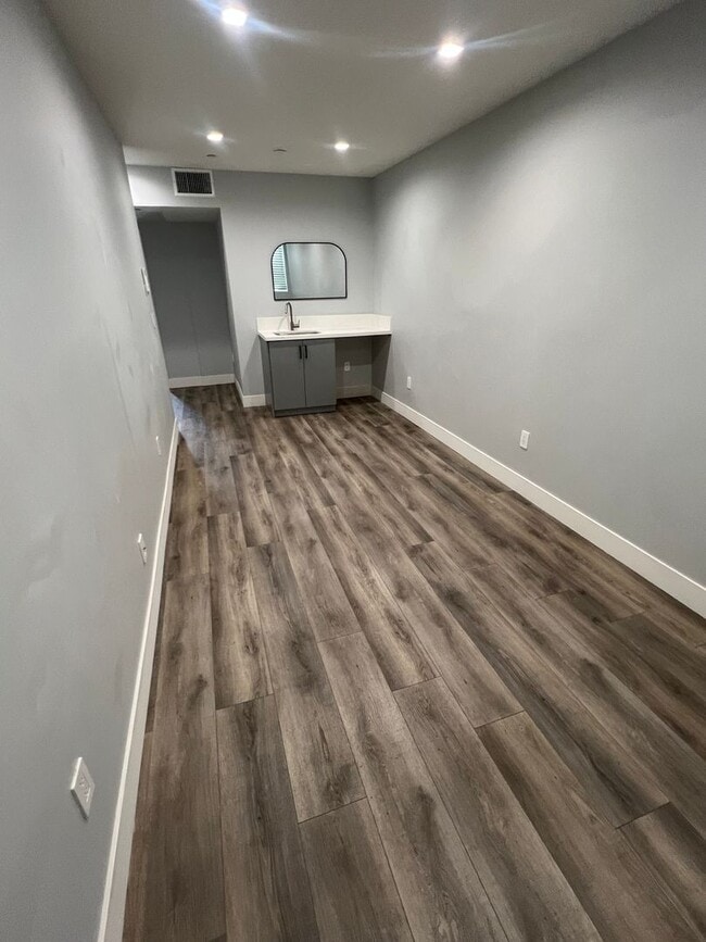 Photo - 14759 Friar St Unit 4