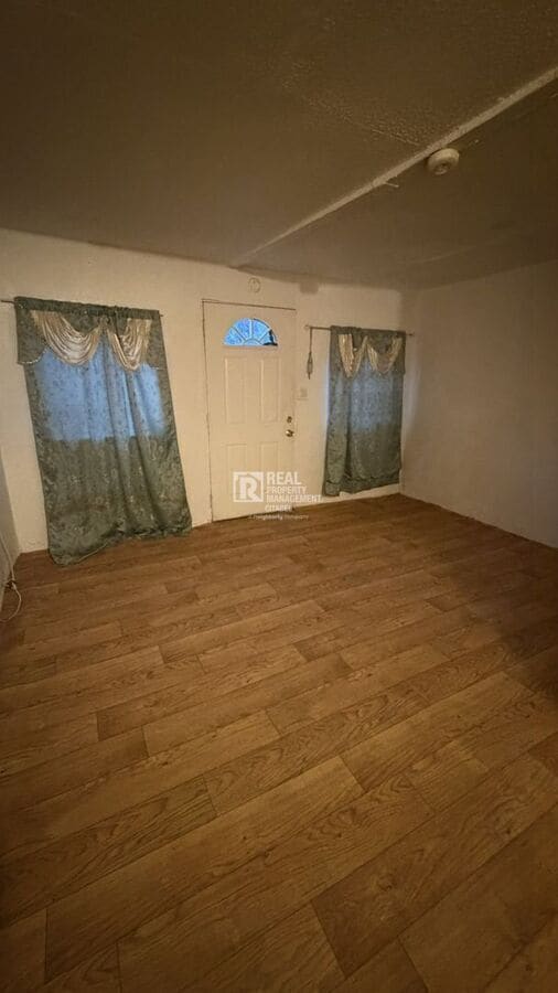 Photo - 170 E Claremont-