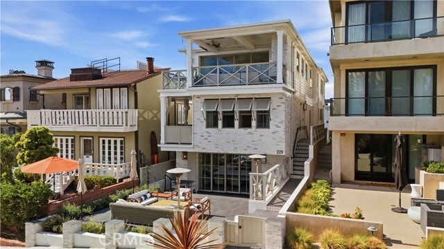 Photo - 229 Eighth St