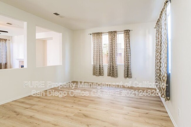 Photo - 535 Island Breeze Ln