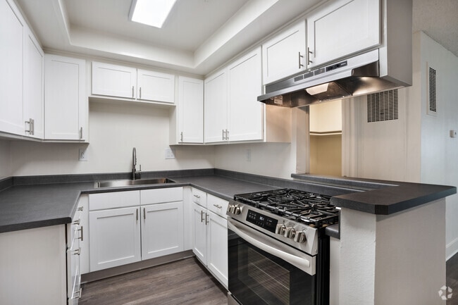 2BR, 2BA-1,075 SF (updated appliances) - El Dorado Apartments