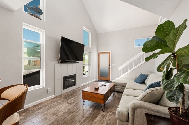 Photo - Fully furnished- North Mission 2 bed 2.5 b...