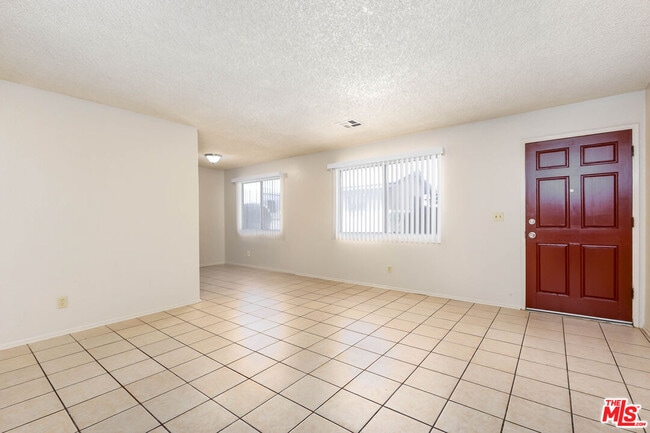 Photo - 550 E Ave H 14